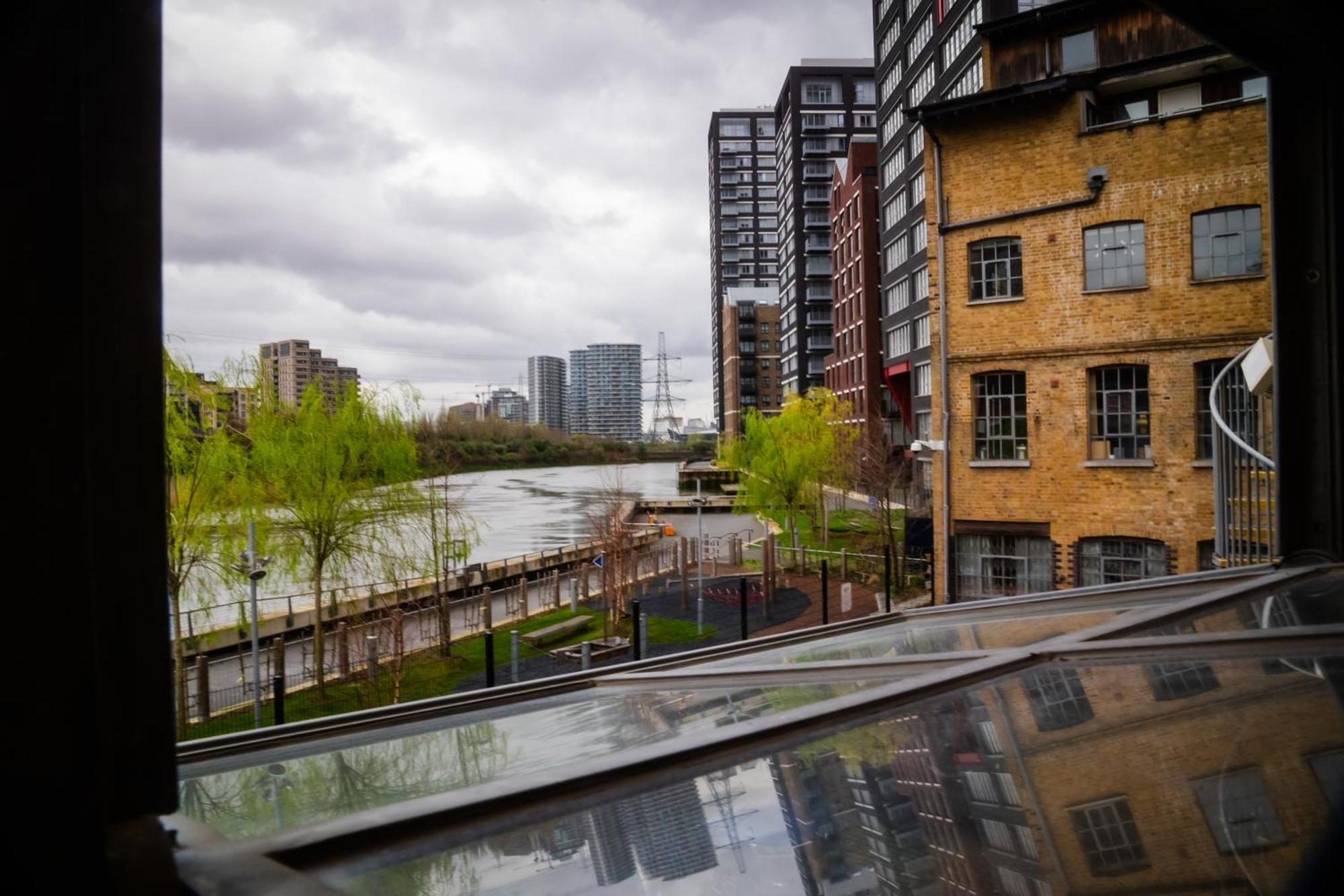 Loft Style Apartment Near O2, Abba Voyage, Excel ลอนดอน ภายนอก รูปภาพ